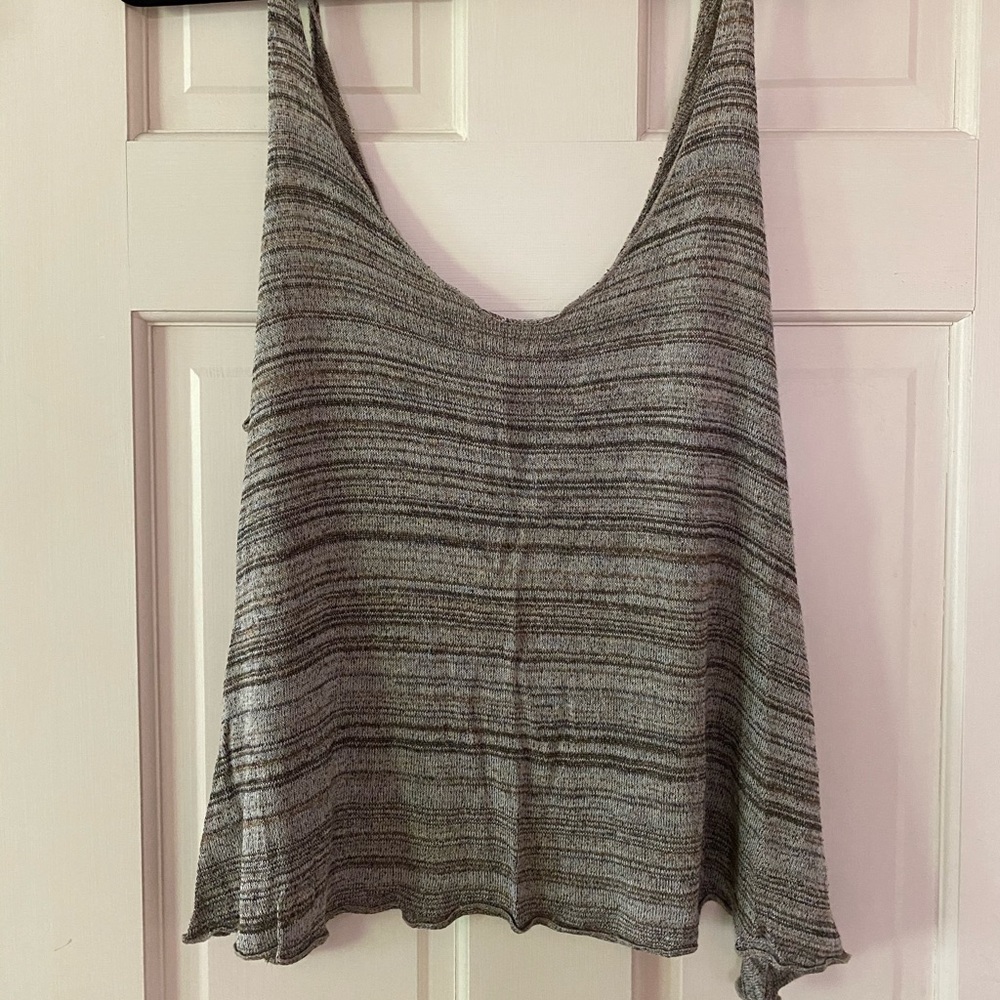 Tylie Malibu Grayish flowy tank